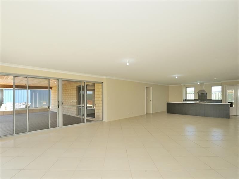 8 Tassell Way, Ravenswood WA 6208