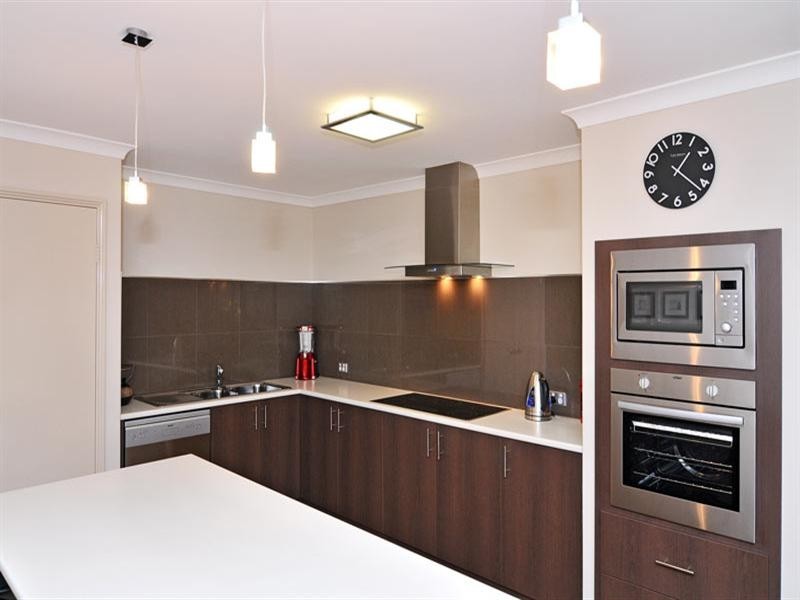 25 Tectona Way, Halls Head WA 6210