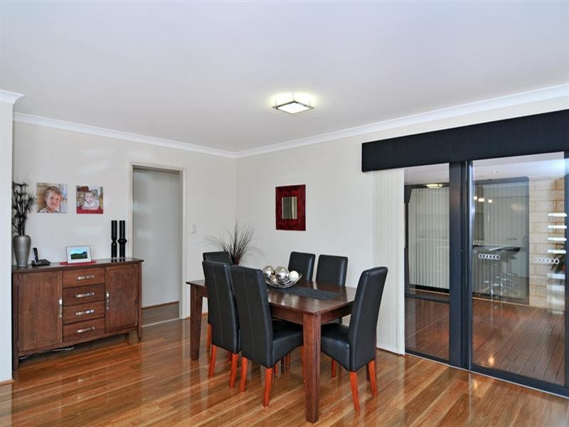 25 Tectona Way, Halls Head WA 6210