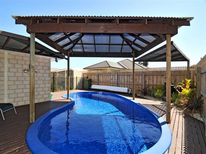 25 Tectona Way, Halls Head WA 6210