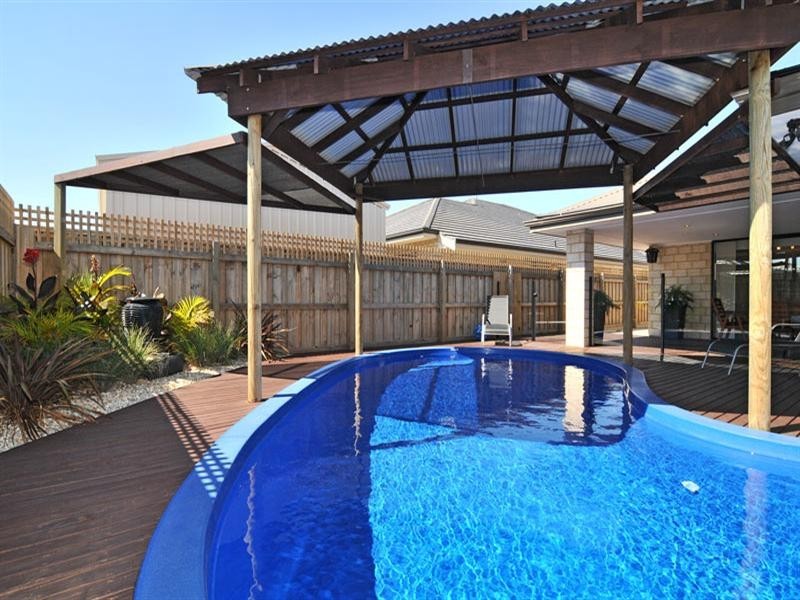 25 Tectona Way, Halls Head WA 6210