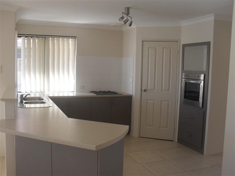 20 Scarab Court, Halls Head WA 6210