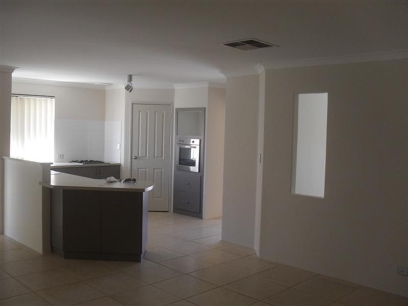 20 Scarab Court, Halls Head WA 6210