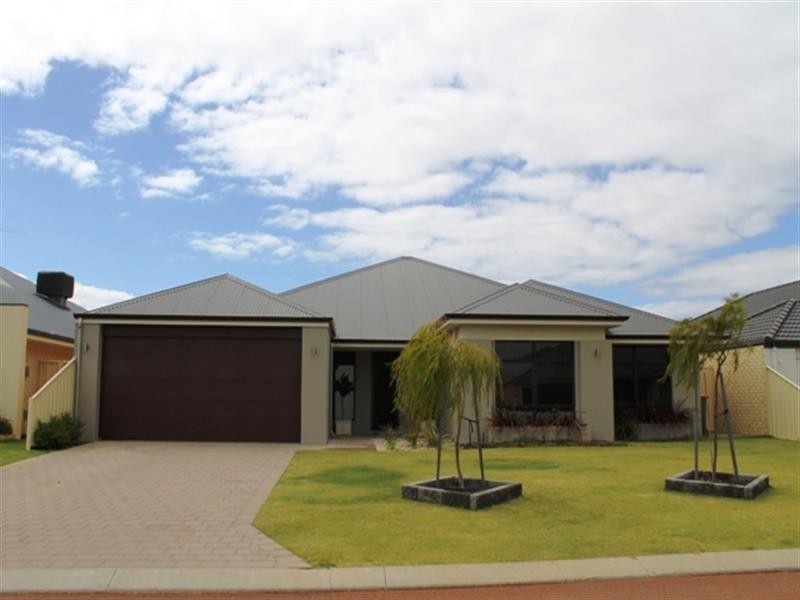 13 NUCHEA Vista, Lakelands WA 6180