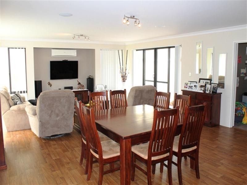 13 NUCHEA Vista, Lakelands WA 6180