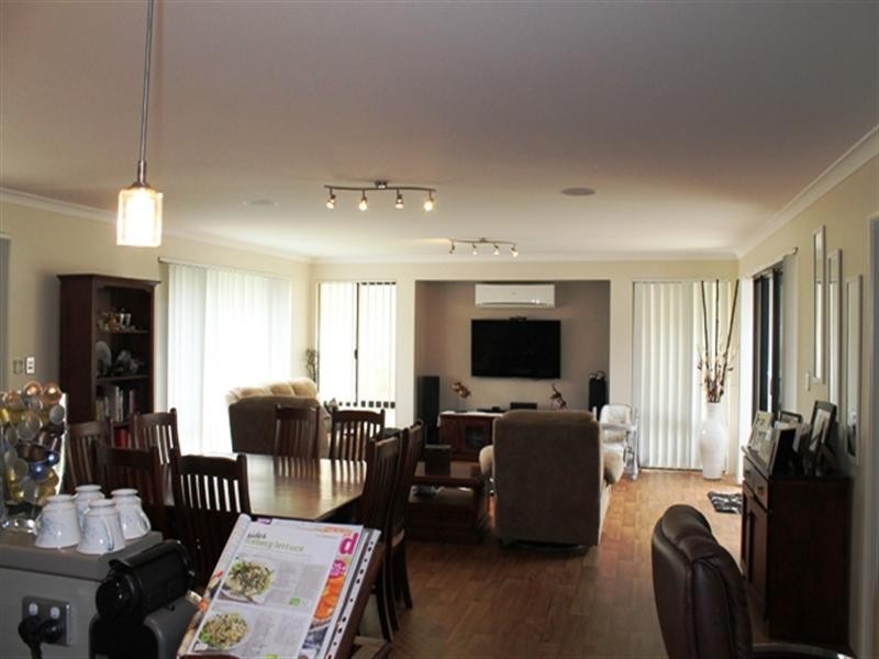 13 NUCHEA Vista, Lakelands WA 6180