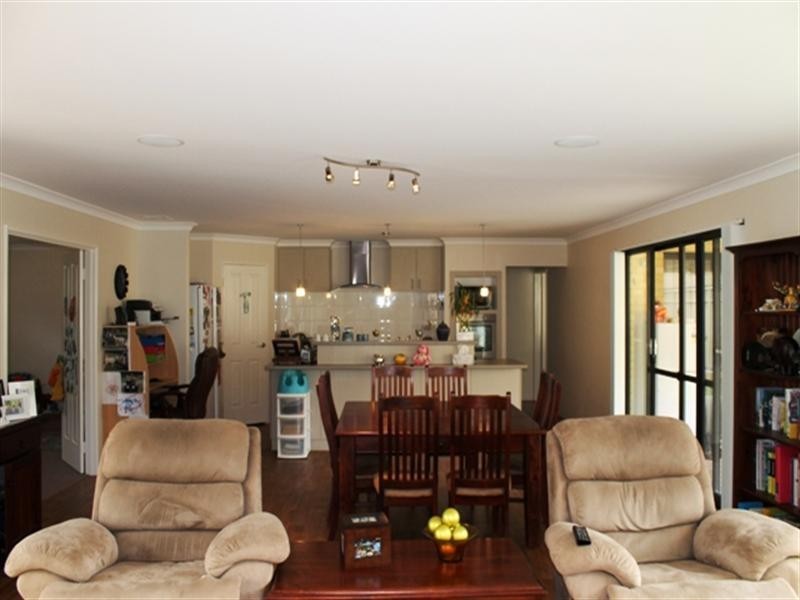 13 NUCHEA Vista, Lakelands WA 6180