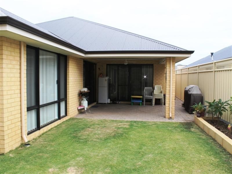 13 NUCHEA Vista, Lakelands WA 6180