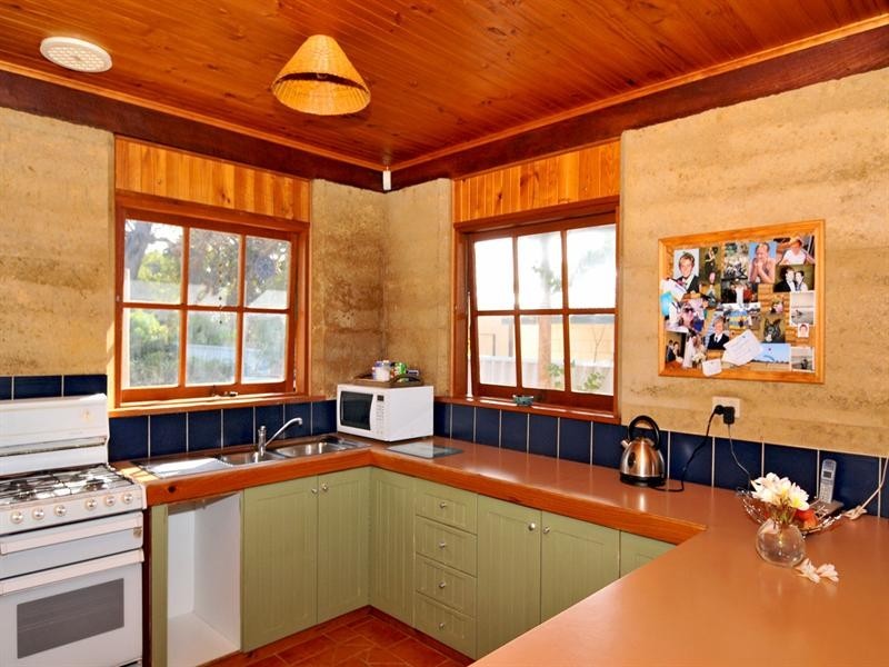 20 Regent Drive, Wannanup WA 6210