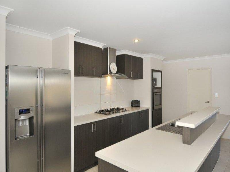 66 Seascapes Boulevard, Halls Head WA 6210