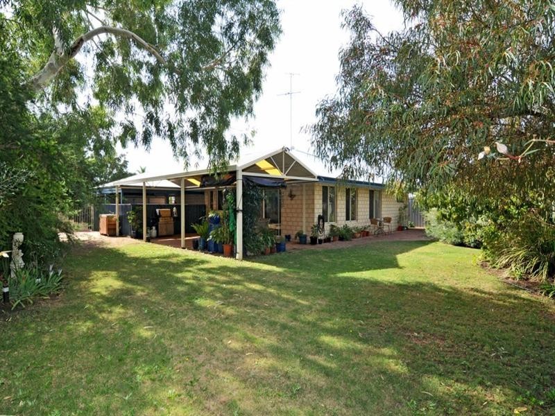 6 Ferndown Retreat, Meadow Springs WA 6210