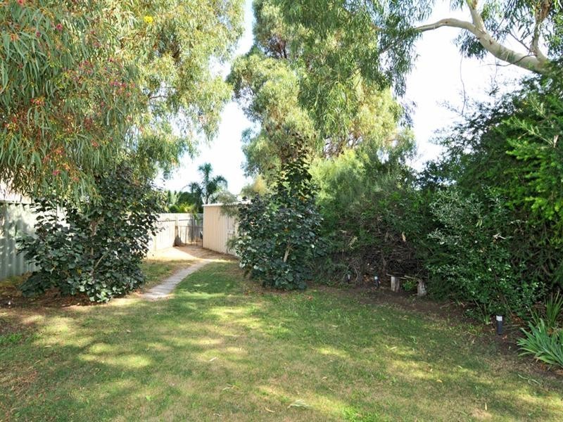 6 Ferndown Retreat, Meadow Springs WA 6210