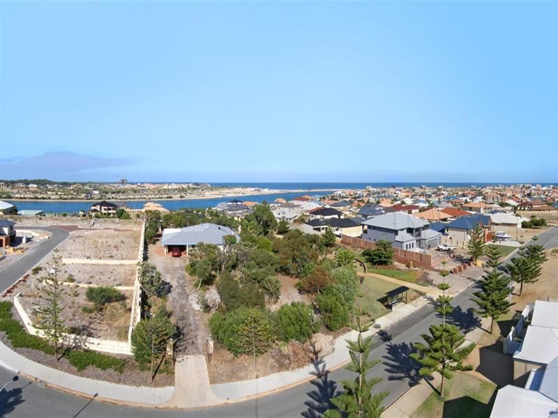 17 Princeton Drive, Wannanup WA 6210