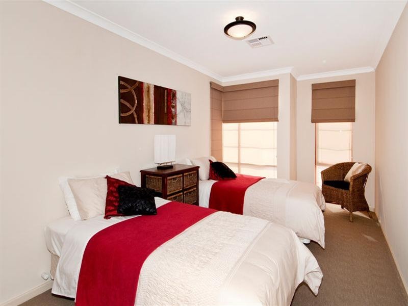 3 Loxton Street, Dudley Park WA 6210