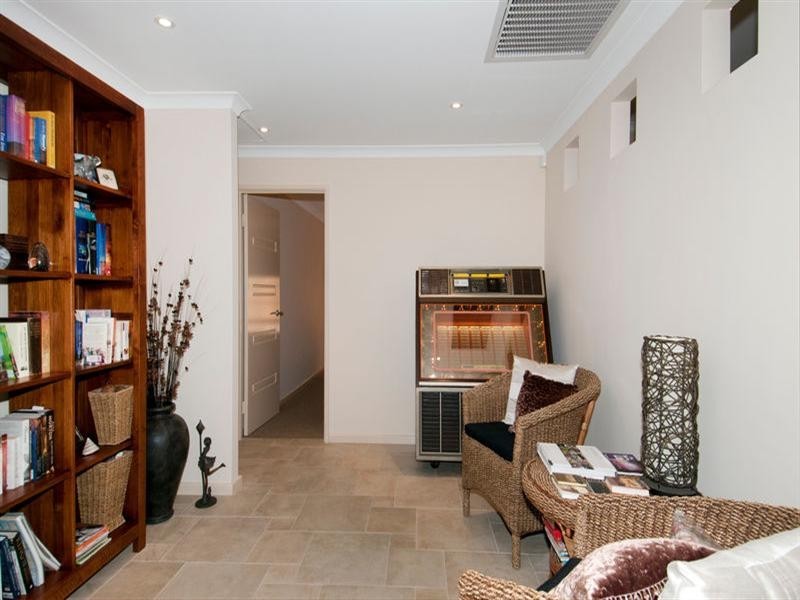 3 Loxton Street, Dudley Park WA 6210