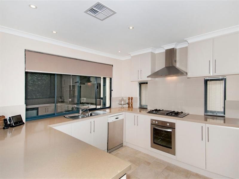 3 Loxton Street, Dudley Park WA 6210