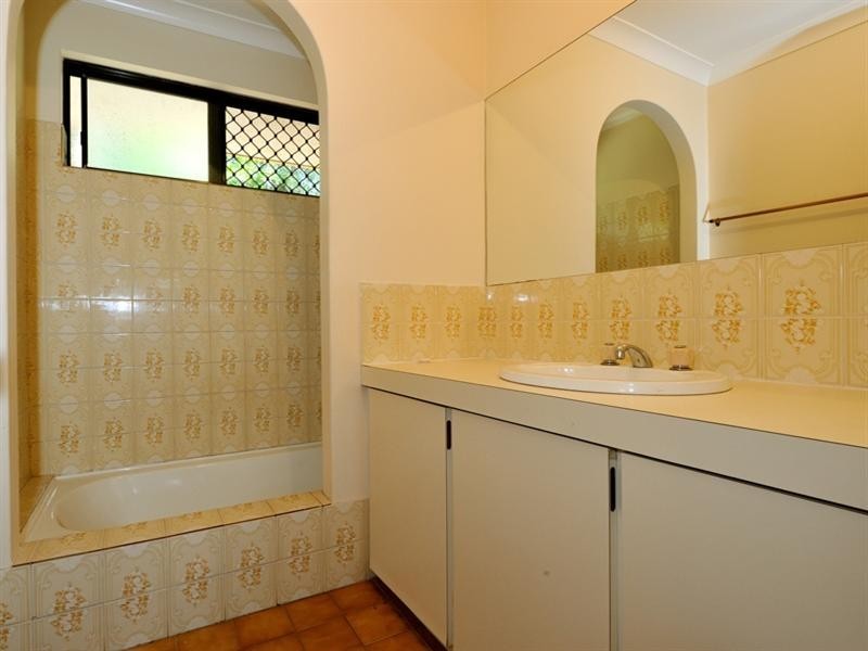 5B Nile Close, Halls Head WA 6210