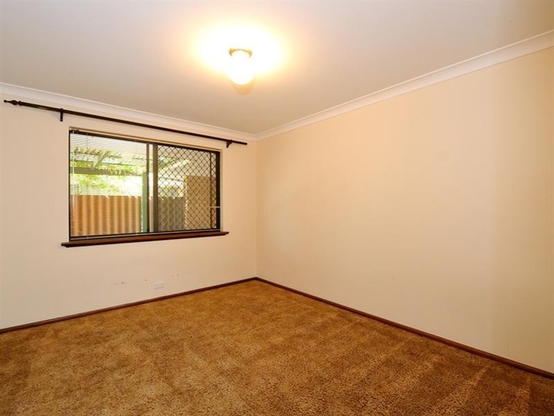 5B Nile Close, Halls Head WA 6210