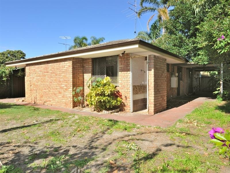 5B Nile Close, Halls Head WA 6210