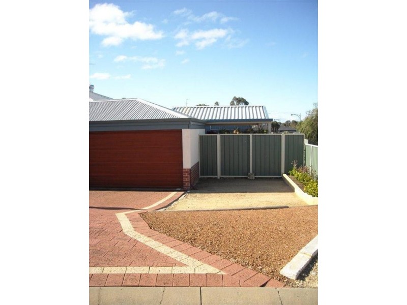 2 Peppertree Close, Wannanup WA 6210