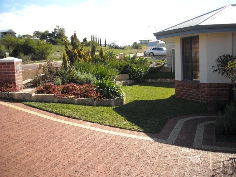 2 Peppertree Close, Wannanup WA 6210