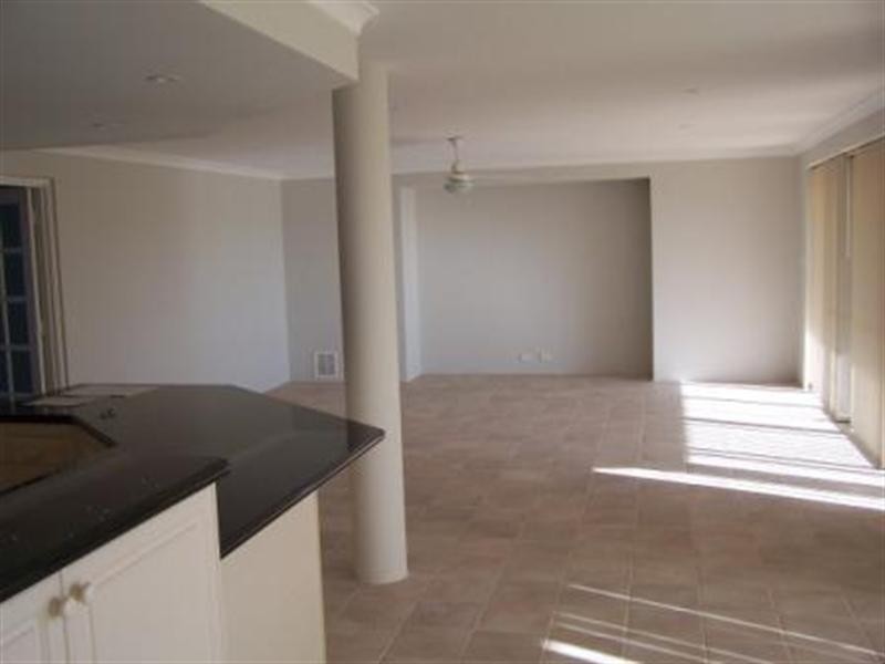 124 Sanctuary Circuit, Wannanup WA 6210