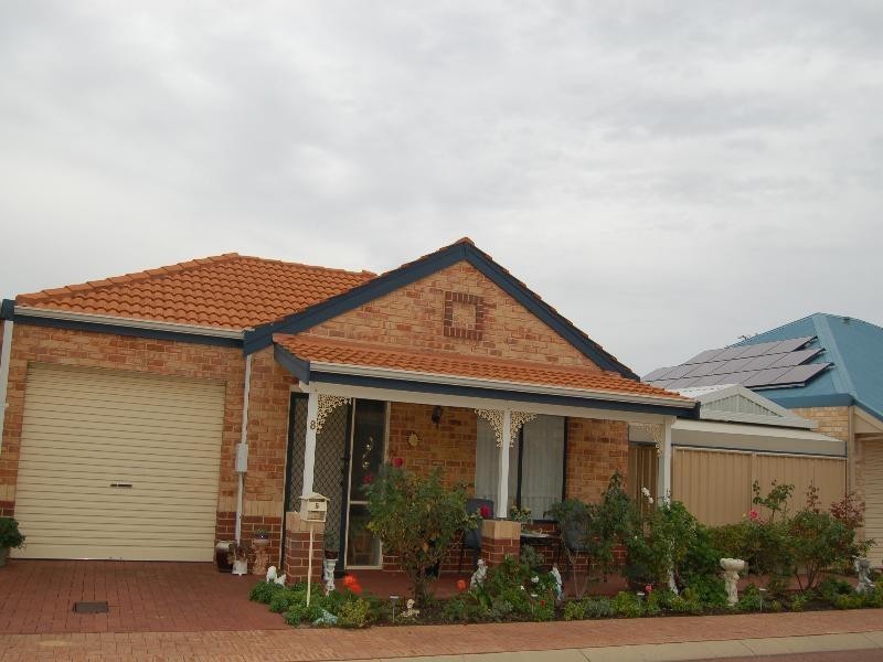 8 Cassia Street, Greenfields WA 6210