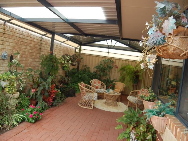 8 Cassia Street, Greenfields WA 6210