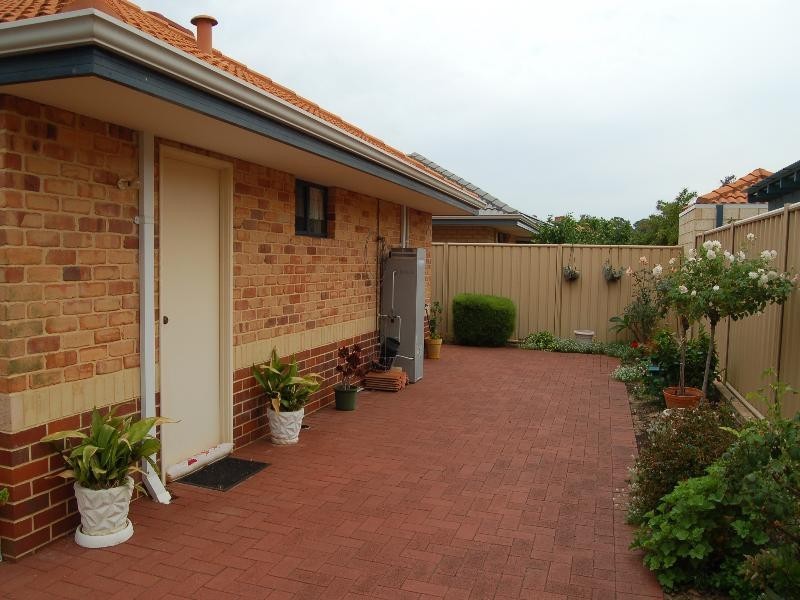 8 Cassia Street, Greenfields WA 6210