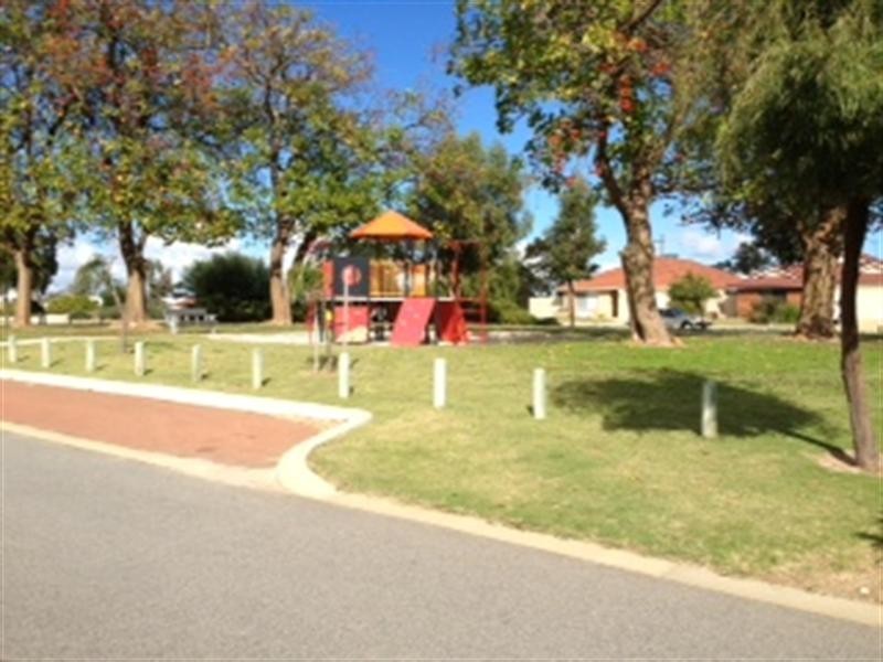 6 Pingle Drive, Greenfields WA 6210