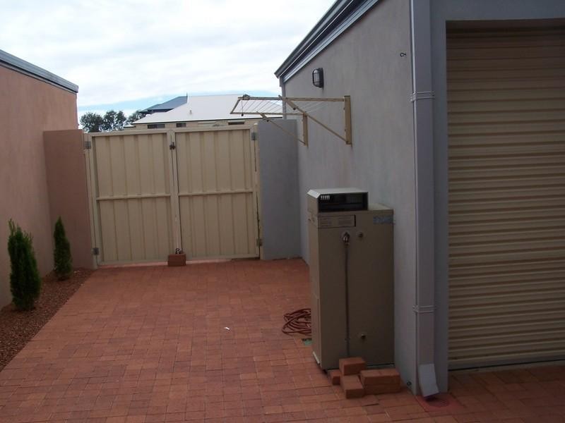 20 Westview Parade, Wannanup WA 6210