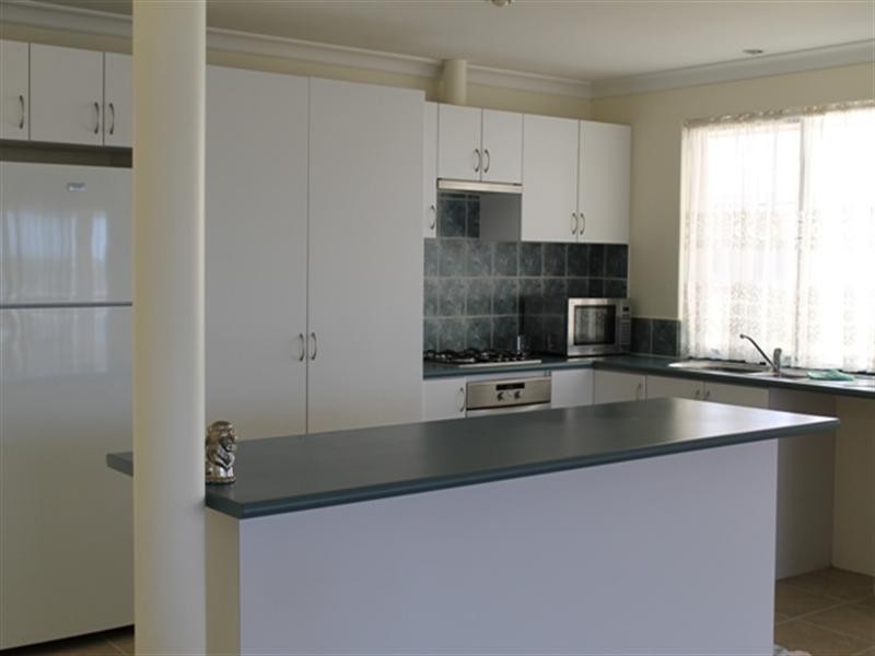 82 Voyager Close, Wannanup WA 6210