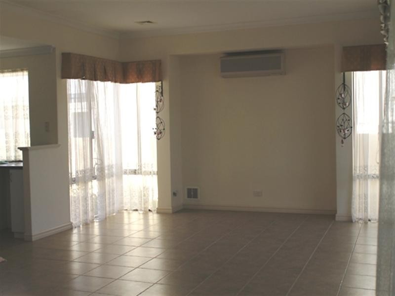 82 Voyager Close, Wannanup WA 6210