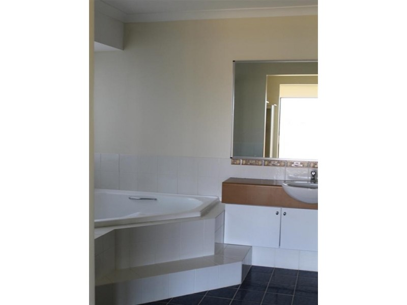 82 Voyager Close, Wannanup WA 6210