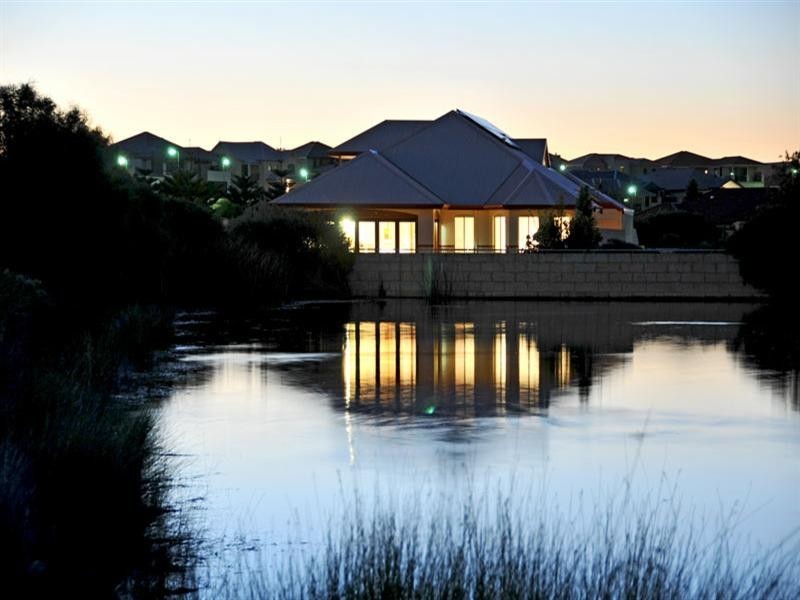 4 Lakeway Retreat, Dawesville WA 6211