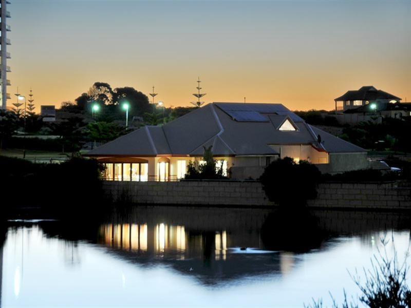 4 Lakeway Retreat, Dawesville WA 6211