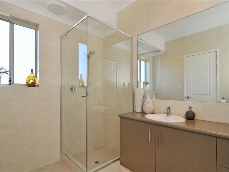 4 Lakeway Retreat, Dawesville WA 6211