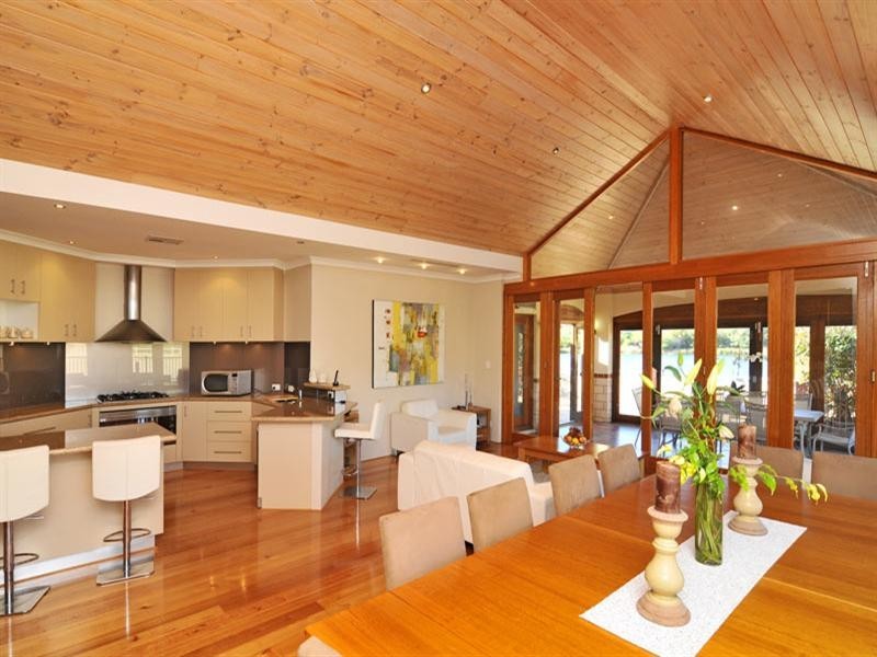 4 Lakeway Retreat, Dawesville WA 6211