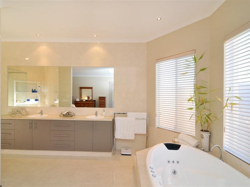 4 Lakeway Retreat, Dawesville WA 6211