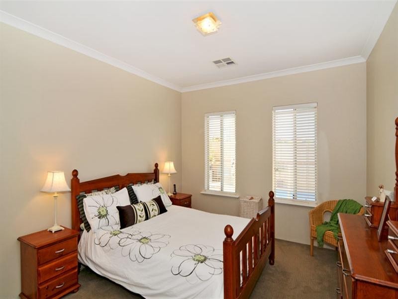4 Lakeway Retreat, Dawesville WA 6211