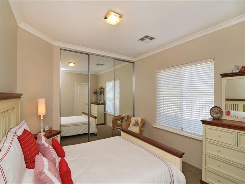 4 Lakeway Retreat, Dawesville WA 6211