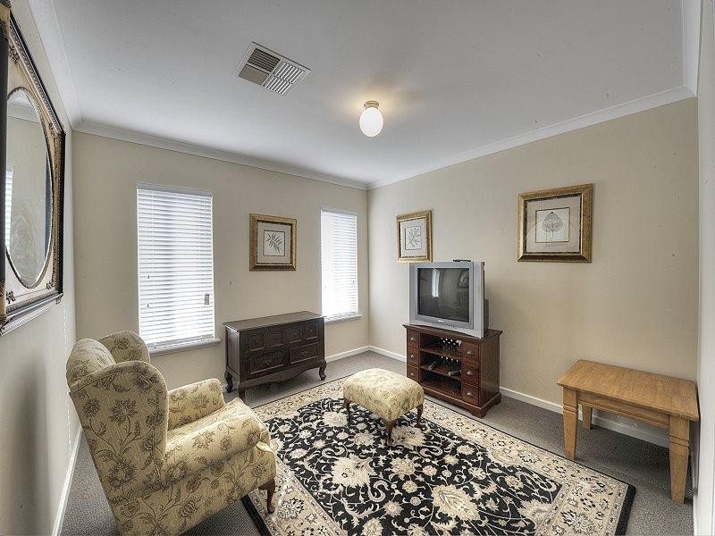 7 Pacifica Way, Dudley Park WA 6210