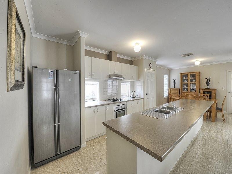 7 Pacifica Way, Dudley Park WA 6210