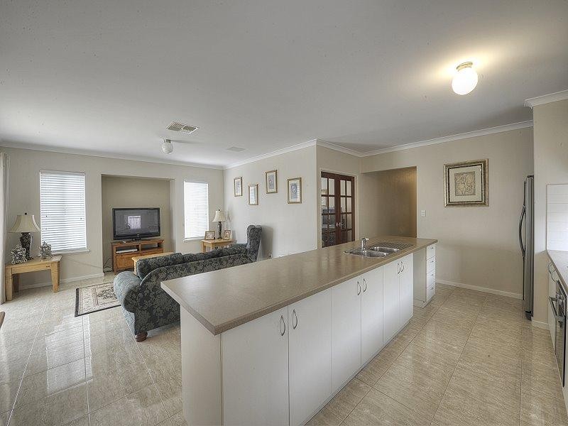 7 Pacifica Way, Dudley Park WA 6210