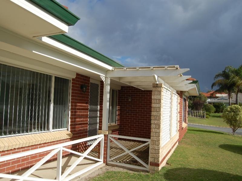 39B Everlasting Retreat, Halls Head WA 6210