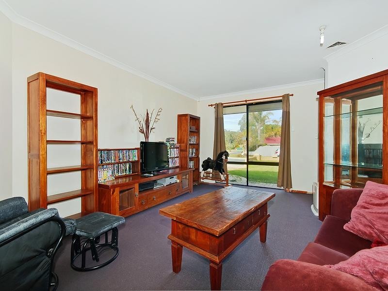 12 Exchequer Avenue, Greenfields WA 6210