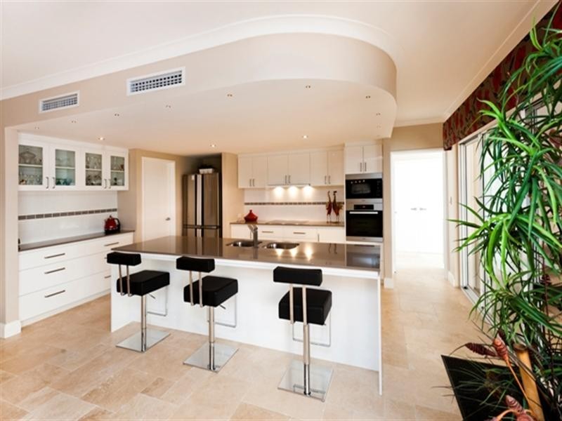 4 Torwood Edge, Halls Head WA 6210