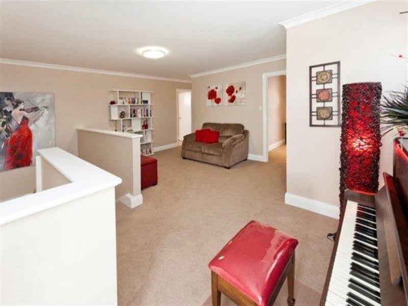 4 Torwood Edge, Halls Head WA 6210