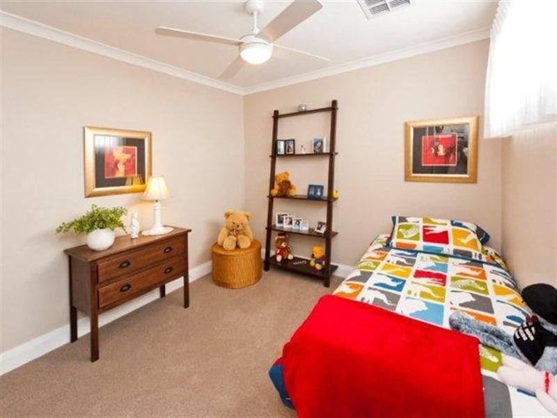 4 Torwood Edge, Halls Head WA 6210