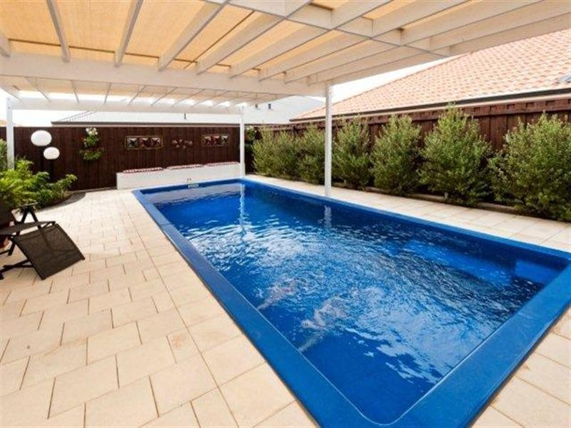 4 Torwood Edge, Halls Head WA 6210